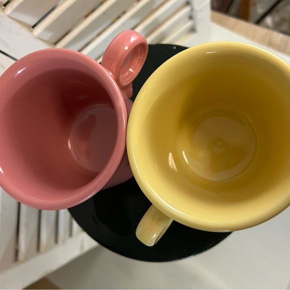 Fiesta USA 2 mugs Fiestaware marked on bottom - pink and soft yellow - Picture 13 of 15